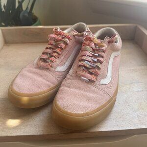 Womens Chalk pink, suede, gum sole old skool sneakers size 8.5